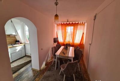 Apartament cu 4 camere decomandat, mobilat în Sărari - 7