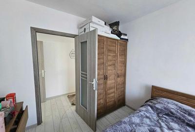 Apartament cu 3 camere, etaj 2/4, zona Podu Ros - 2