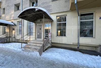 Spațiu comercial, de 64 mp, în Central - 8