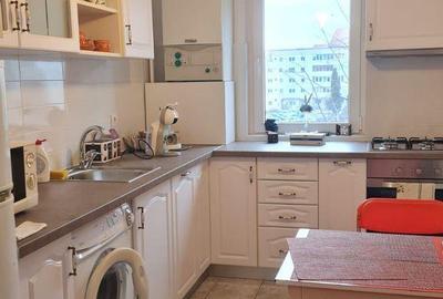 Apartament cu 4 camere decomandat în Calea Dumbrăvii