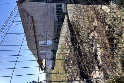 Casă cu 2 camere cu Teren 529 Mp în Central