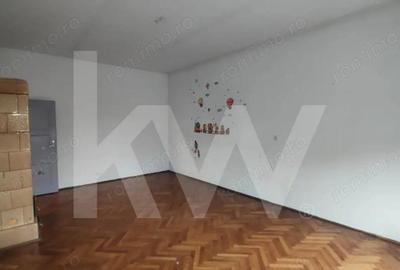 Casă cu 4 camere cu Canalizare în Central - 18