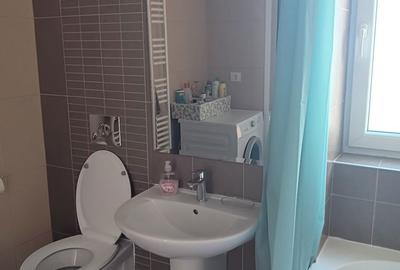 Apartament cu 2 camere semidecomandat în Tractorul - 5
