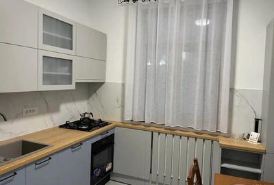 Apartament cu 3 camere decomandat în Copou