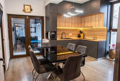 Casă cu Teren 253 Mp în Central - 2