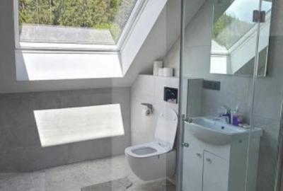 Proprietate de vanzare, cu 5 camere, 202 mp, statiunea de sc - 1