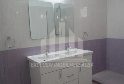 Casă individuală cu 4 camere cu Canalizare în Cetate - 3