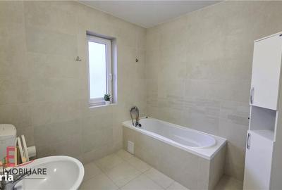 Apartament cu 3 camere în Central - 2