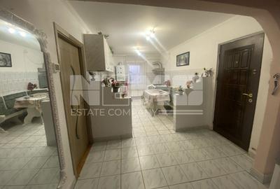 Apartament cu 3 camere decomandat în Central - 1