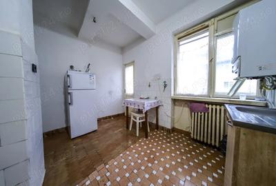 Apartament 3 camere centru Piatra Neamt - 2