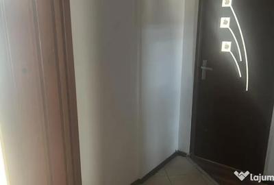 Casă cu 7 camere cu Teren 1200 Mp în Cârcea - 2