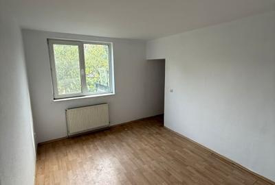 Apartament 3 camere, in casa tip vila, cu terasa extinsa, gradina + parcare - 7