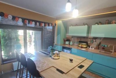 Apartament cu 4 camere semidecomandat, mobilat în Florești