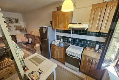 Apartament cu 2 camere semidecomandat, mobilat în Est
