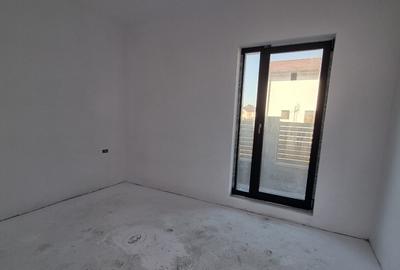 Casă cu 4 camere cu Teren 350 Mp în Berceni - 4