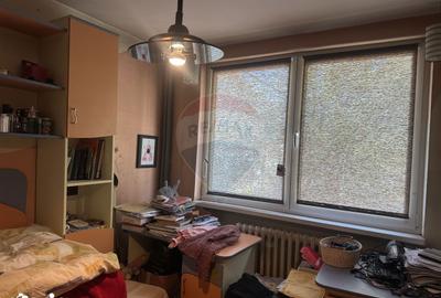 Apartament cu 3 camere, mobilat în Central