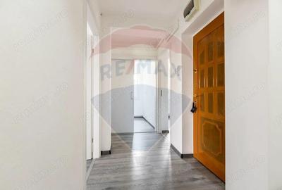 Apartament cu 3 camere de vanzare in zona Central - 11