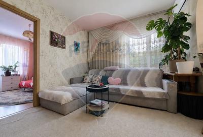 Apartament cu 3 camere semidecomandat, mobilat în Florești - 1