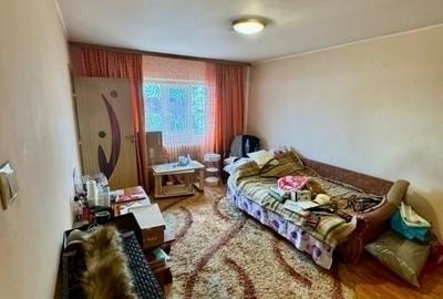 Garsonieră decomandată în Baza 3 - 2