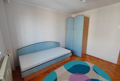 Apartament cu 4 camere decomandat în Costin Georgian - 3