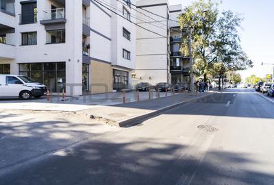 Spațiu comercial, de 280 mp, în Militari - 45