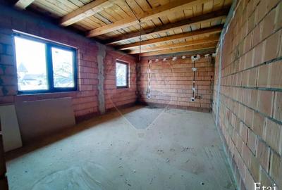 Casă cu 6 camere cu Teren 300 Mp în Central - 9