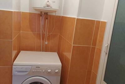 Apartament cu 3 camere semidecomandat în Rovinari - 4