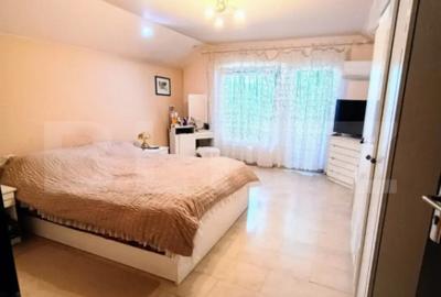 Casă cu 7 camere cu Teren 579 Mp în Central - 3