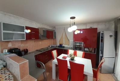 Apartament cu 3 camere decomandat, mobilat în Sud - 9