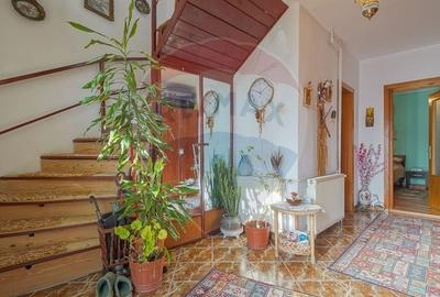 Casă cu 5 camere cu Garaj în Dârste - 6