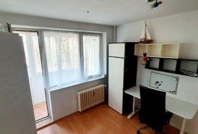 Apartament 3 Camere - Semidecomandat - Zona Colentina - 2