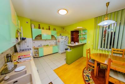 DE VANZARE DOUA CASE in zona de PARC ideale pentru doua familii - 8