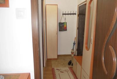 Inchiriez apartament cu 2 camere - 1