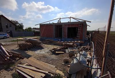 Casă individuală cu 3 camere cu Canalizare în Sânandrei - 3