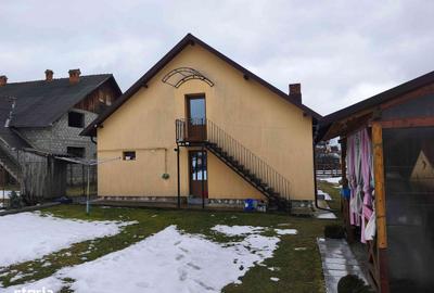 Casă cu 5 camere cu Teren 1000 Mp în Lerești - 11