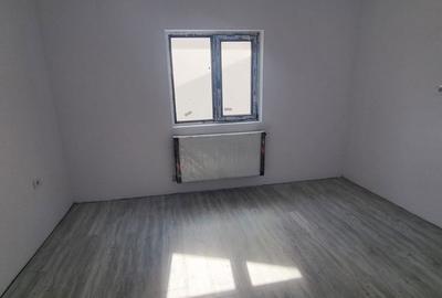 Casă cu 5 camere cu Teren 420 Mp în Central