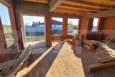 Casa la rosu, 4 camere, 145,31 mp utili, 715 mp teren, zona - 5