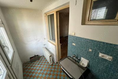 Apartament cu 4 camere decomandat în Central - 2