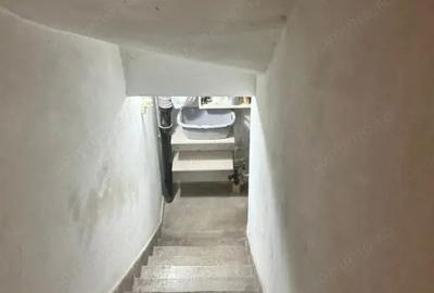 Casă cu 4 camere cu Teren 120 Mp în Central - 1