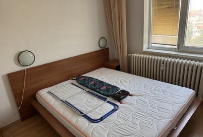 Apartament cu 2 camere decomandat în Crângași