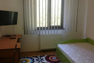 Inchiriez apartament cu 3 camere - 4