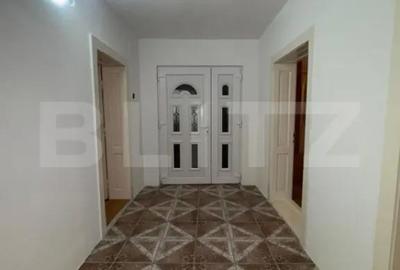 Casă cu 4 camere cu Teren 5594 Mp în Central - 2