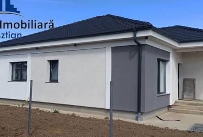 Casă cu 4 camere decomandat în Mărtinești - 14