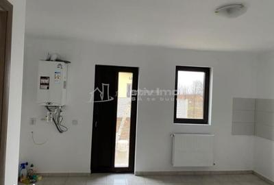 Casă cu 3 camere cu Teren 400 Mp în Central - 1