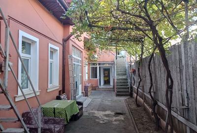 Casă cu 4 camere în Central - 2