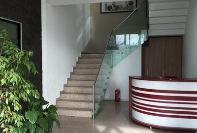 Birouri moderne + depozit, 1532 mp utili, aut. ISU, 2001 mp teren, proprietar - 6