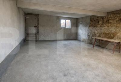 Casă cu 4 camere în Răhău