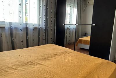 Proprietar,vand apartament 3 camere, decomandat,zona 13 Septembrie ! - 2