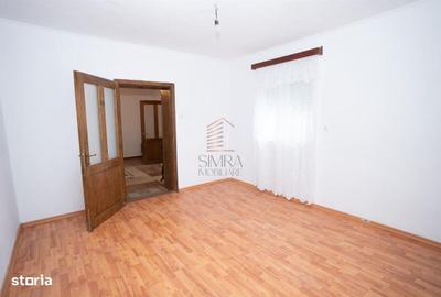 Casă cu 3 camere decomandat cu Teren 3400 Mp în Drăgești - 11