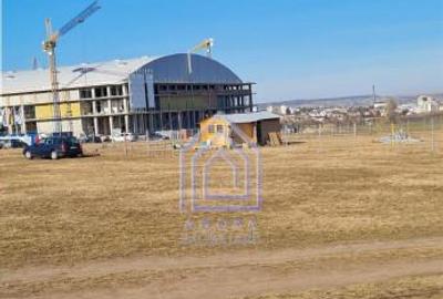 Teren de in zona Sala Polivalenta - 2